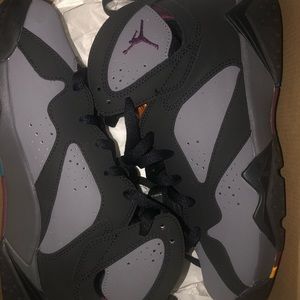 Bordeaux 7s NEVER WORN Size GS 7